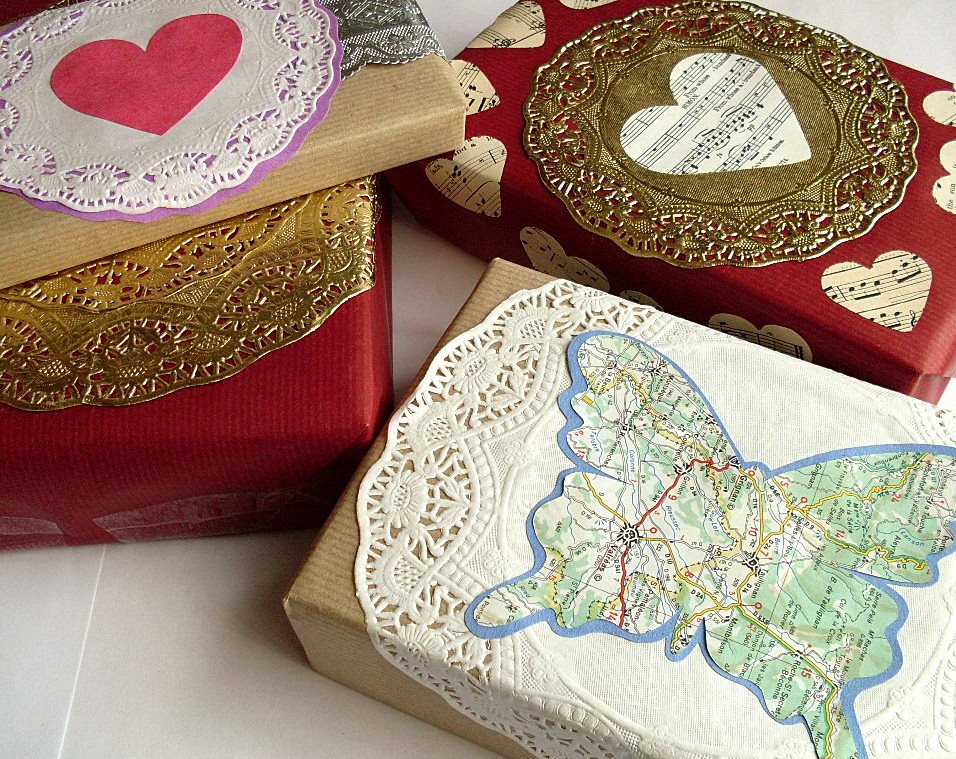 [doily+parcels.JPG]