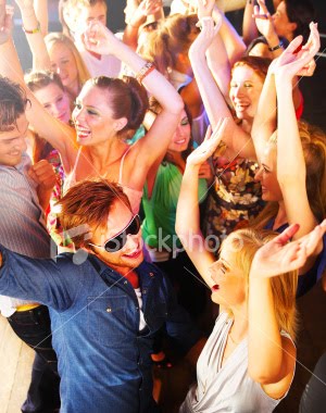 [dancing+@++nightclub.jpg]