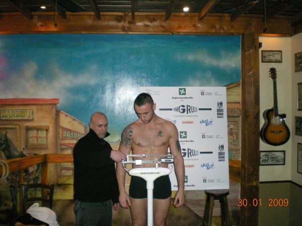 [Bečirović+-vaga.JPG]