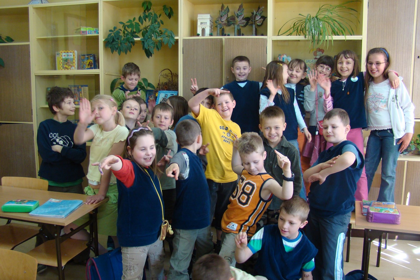 [photo+polonia+classroom.jpg]