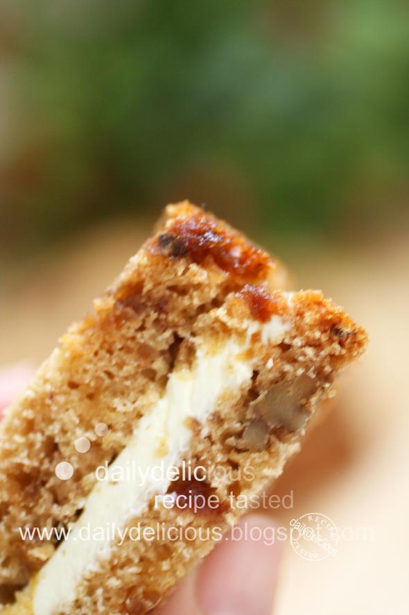 [Date+and+walnut+bread_3.jpg]