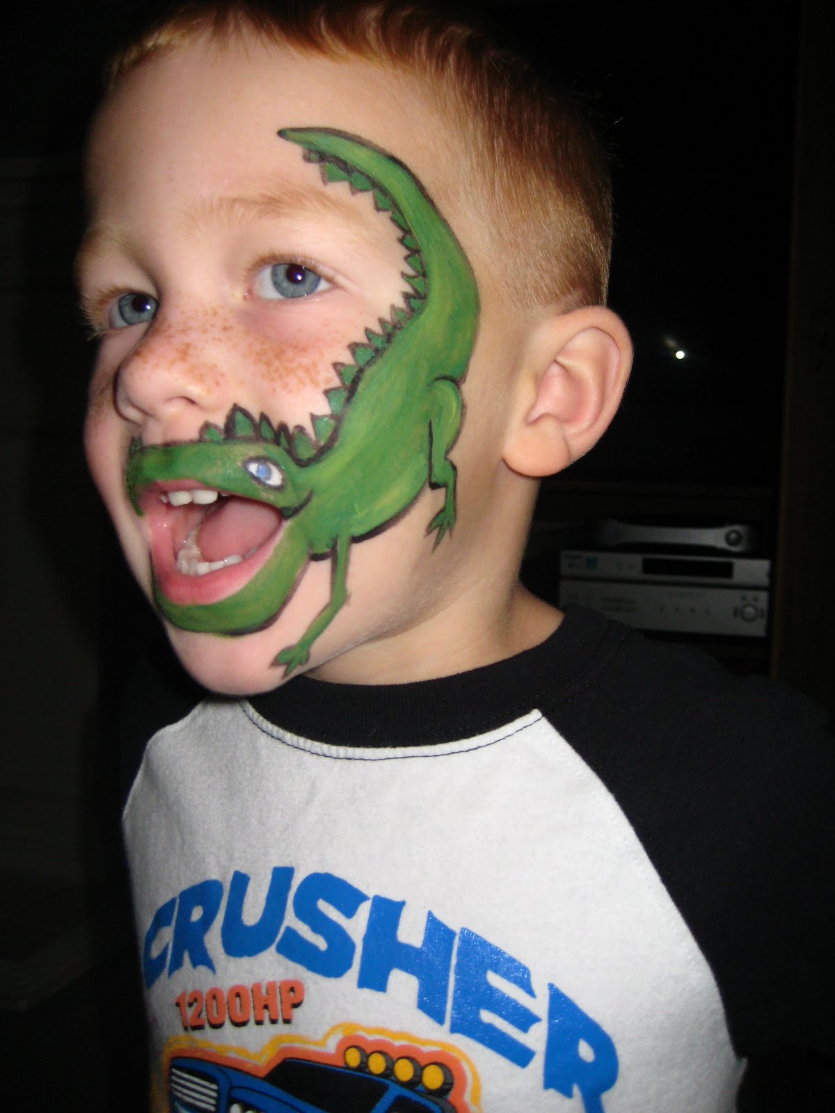 Pin by Ana Claudia on face painting Dinosaur face painting, Face