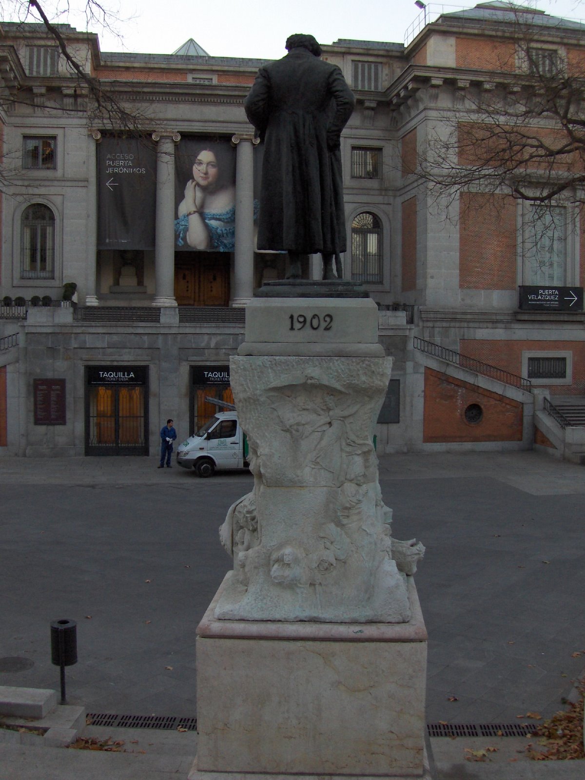 [estátua+de+Goya+em+frente+ao+Museu+do+Prado-Madrid2.jpg]