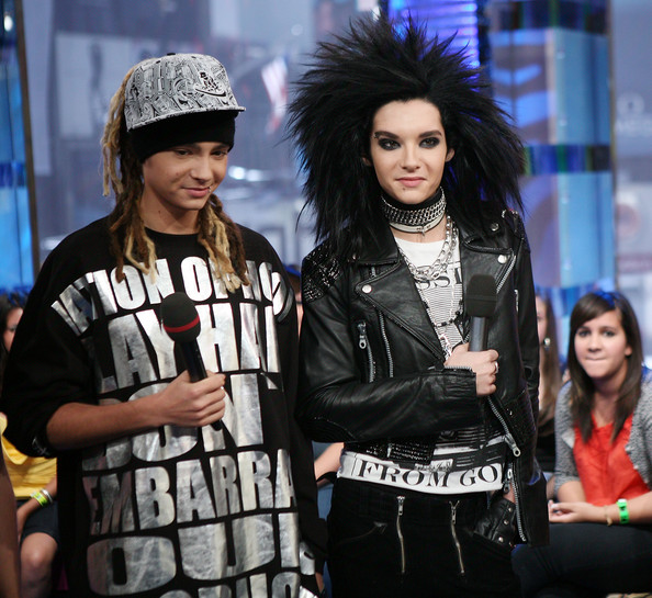 Tom and Bill kaulitz. Singing Durch den Monsun (video clip )