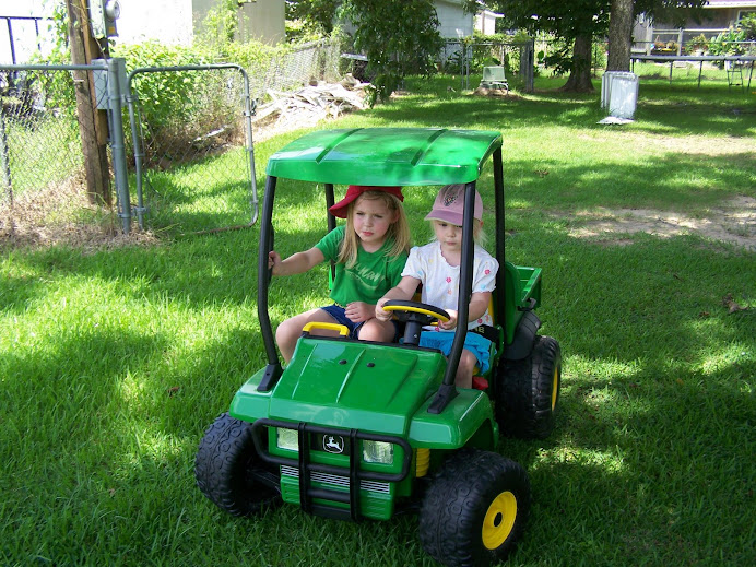 Phoebe and cousin Emily in the Gator