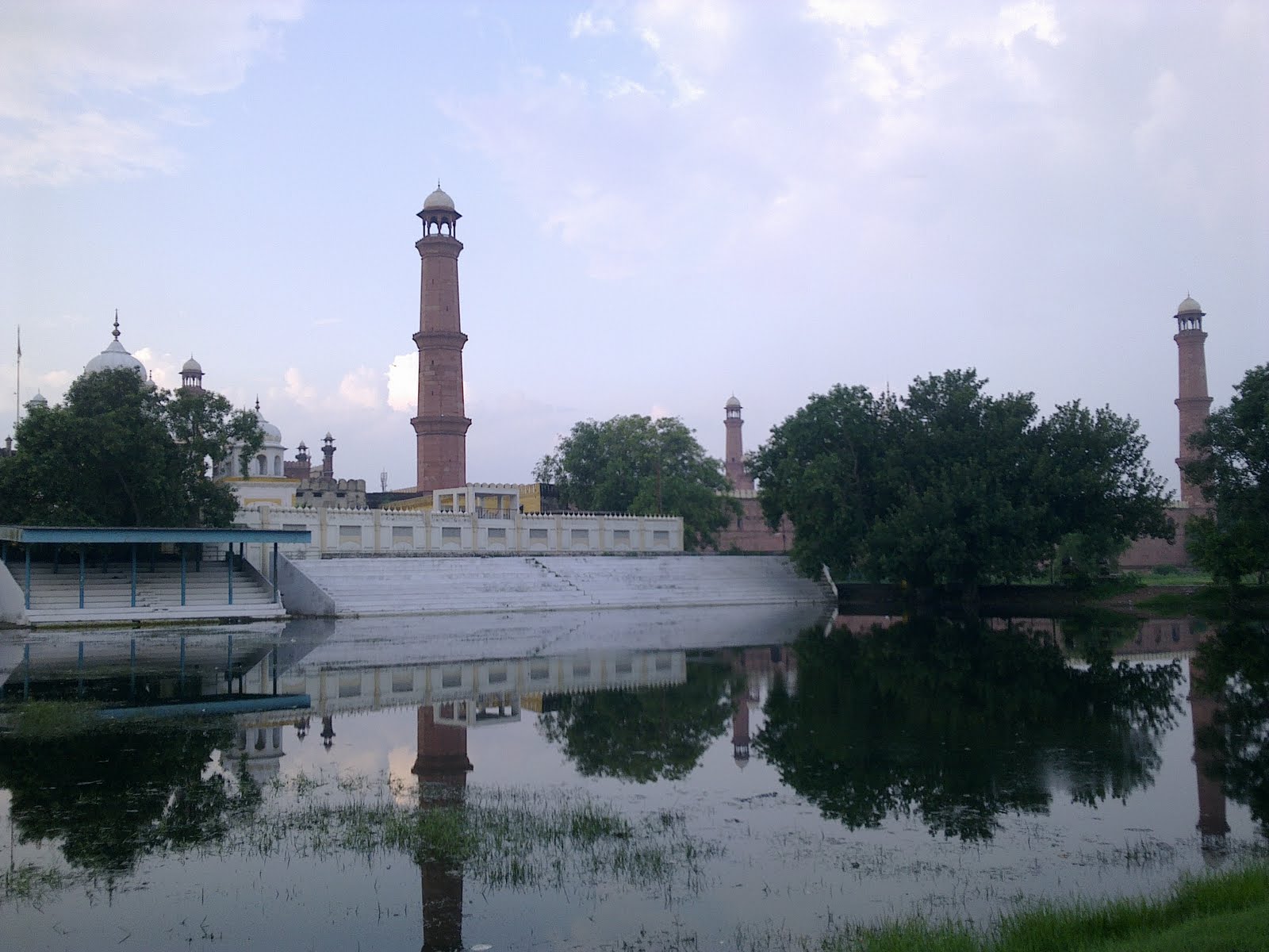 cuckoos den lahore