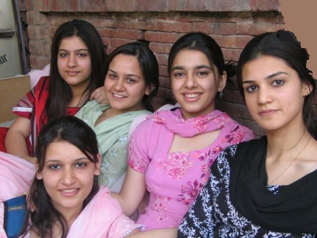 Pakistani Hot Girls