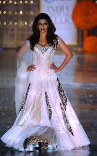 Aishwarya Rai walking the ramp at HDIL India Couture Week