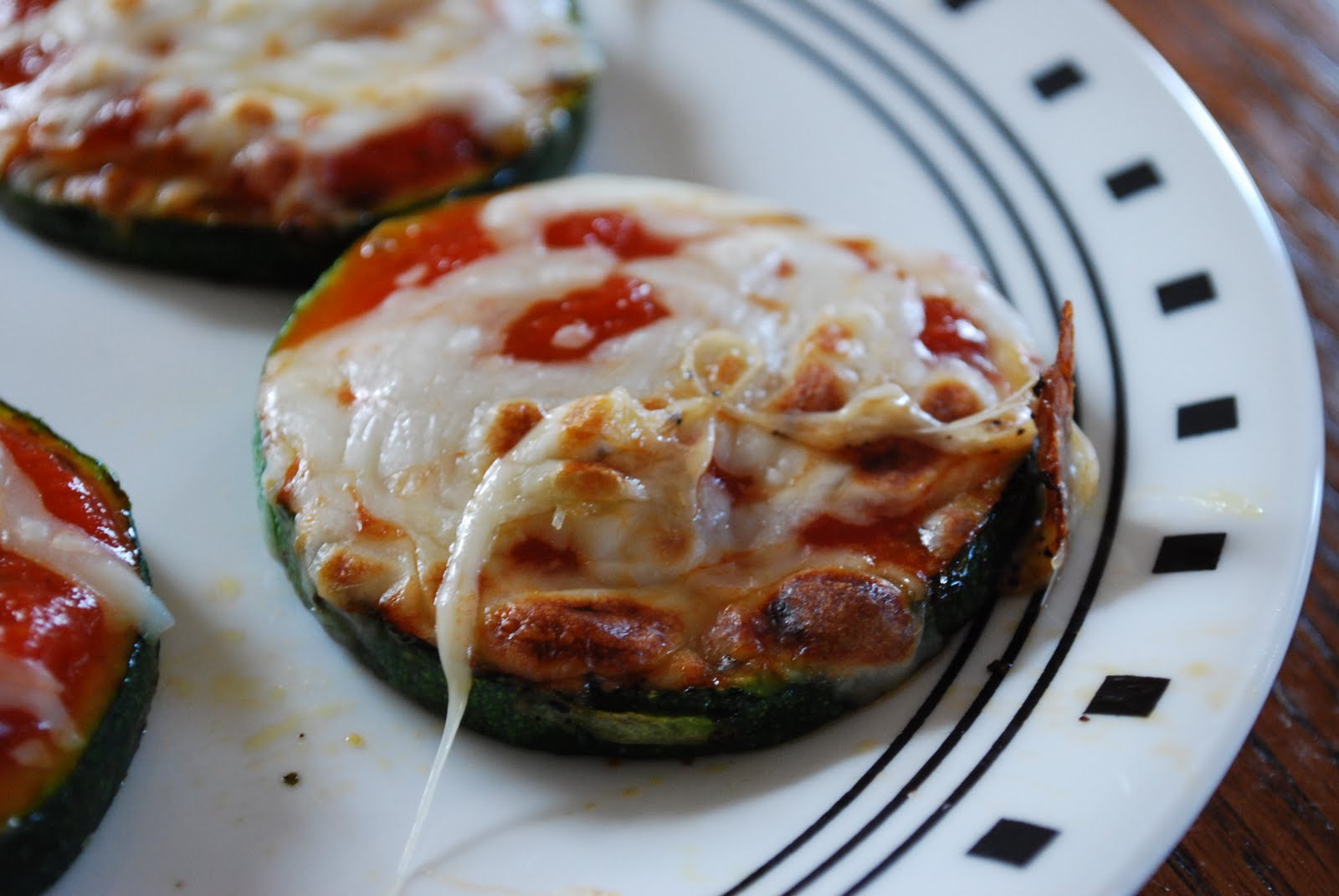"Pointless" Meals Zucchini Pizza Bites