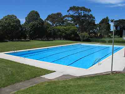 swimming pool swimming pool