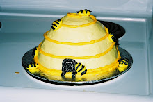 Early Cake - Beehive