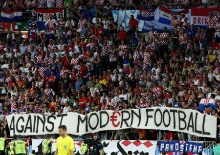 [3423029380-soccer-uefa-european-championship-2008-quarter-final-croatia-v-turkey.jpg]