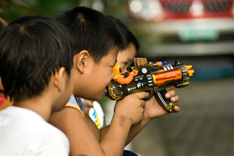 [kids+gun+(Medium).jpg]