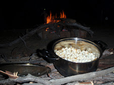 Le camping et le pop-corn sur le feu!!