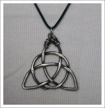 celtic triangle (dikirim dlm 1 minggu)