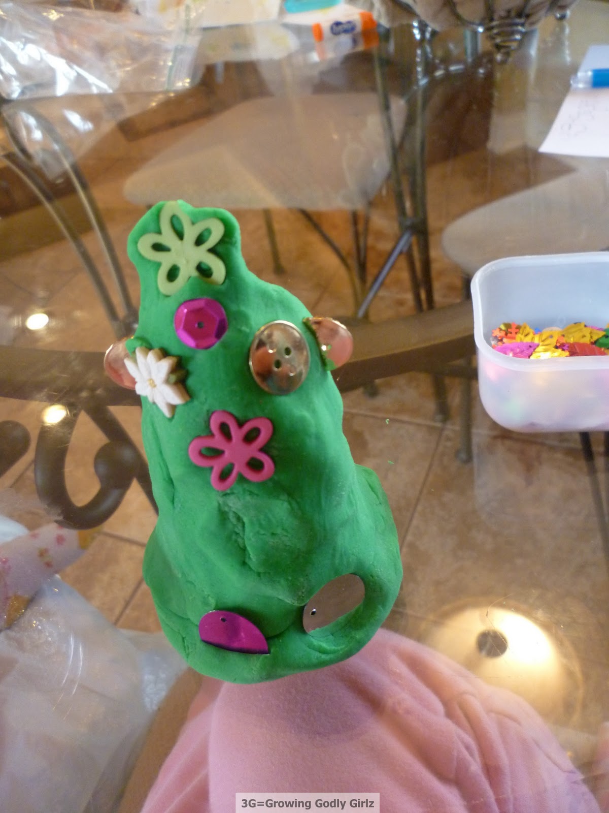 3G=Growing Godly Girlz Homemade CHRISTmas Playdough Trees!