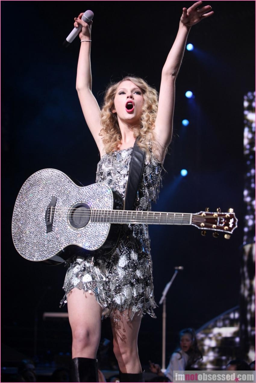 taylor swift tour cincinnati taylor swift love 2010 fearless tour cincinnati oh taylor swift tour cincinnati taylor swift love 2010 fearless tour cincinnati oh