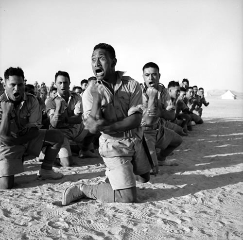 [maori-battalion-haka-egypt.jpg]