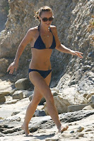 Christina Ricci with Kick Gurry in The Beach