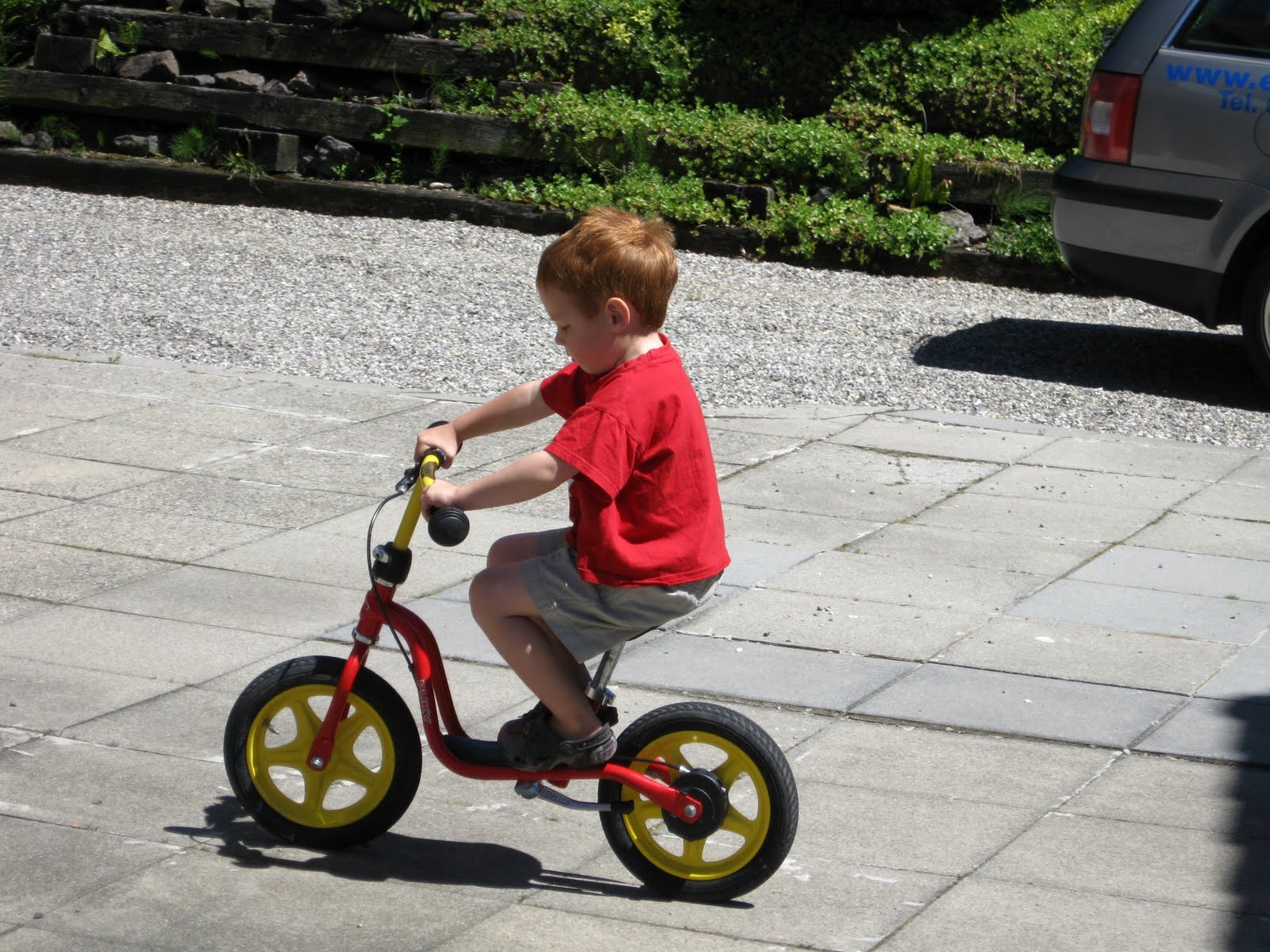 teaching kid to ride without training wheels