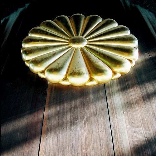 WorldWideisphere The Chrysanthemum Throne