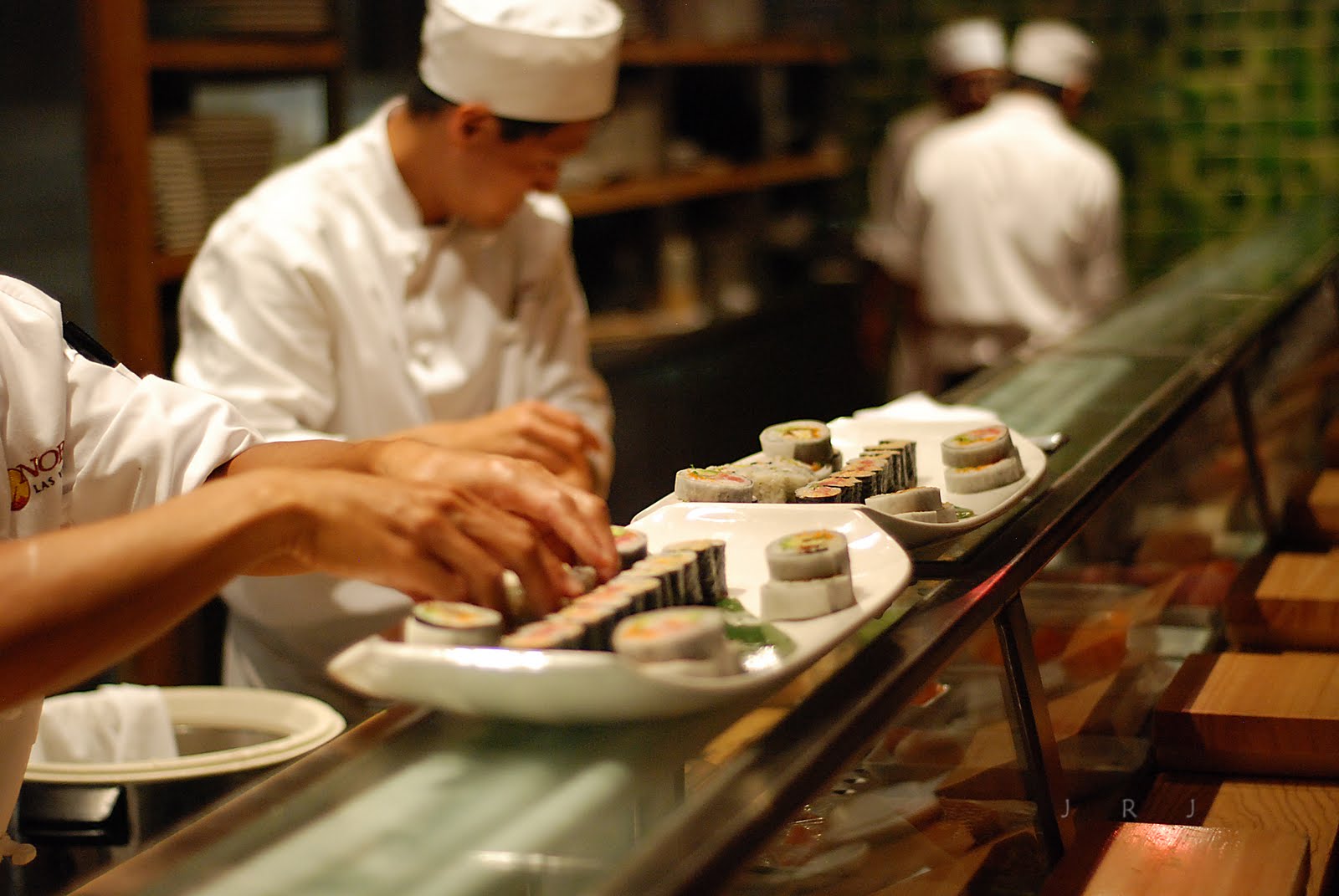 09+SUSHI+BAR.JPG