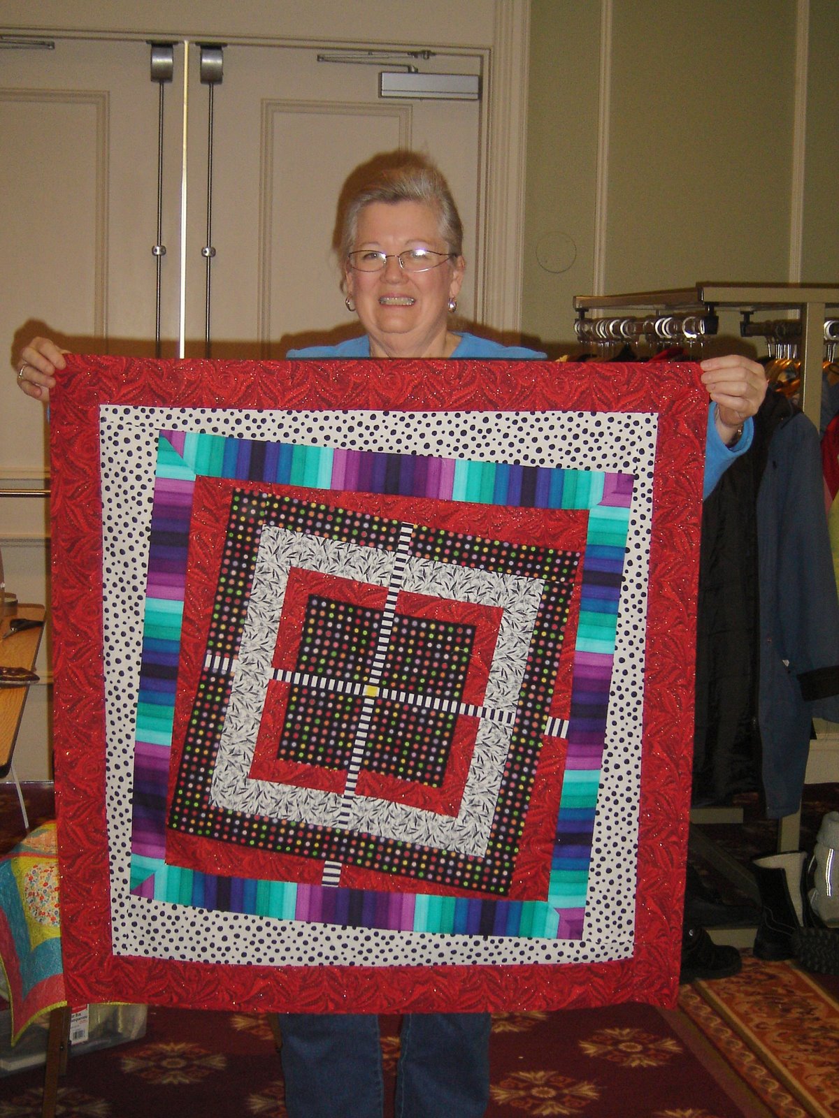 [quiltwilt+feb08+june's+geometric.JPG]