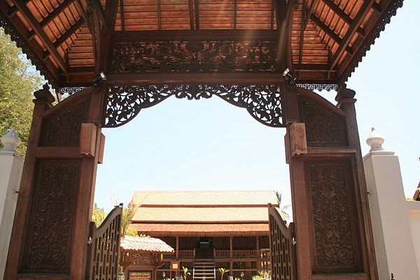 WaRnA WaRnI TeReNgGaNu: DESA UKIRAN KAYU