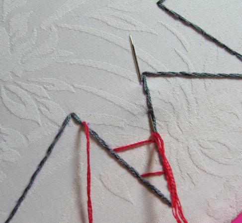[embrioder-tutorial09-parallel-stitch3.JPG]
