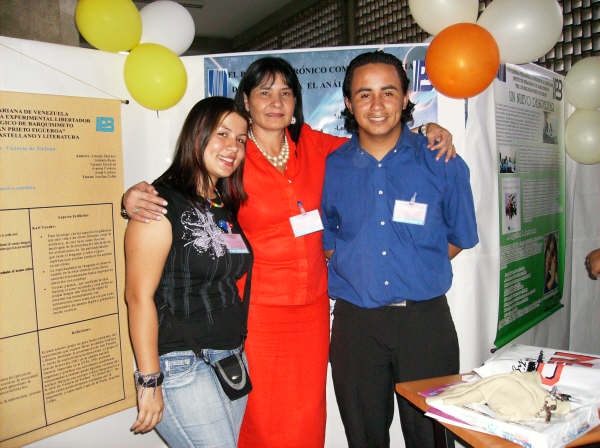 Profesora Josefina Calles, Yecsika Salas y Ronel Martinez