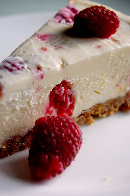 white+chocolate+%26+raspberry+cheesecake+5.jpg