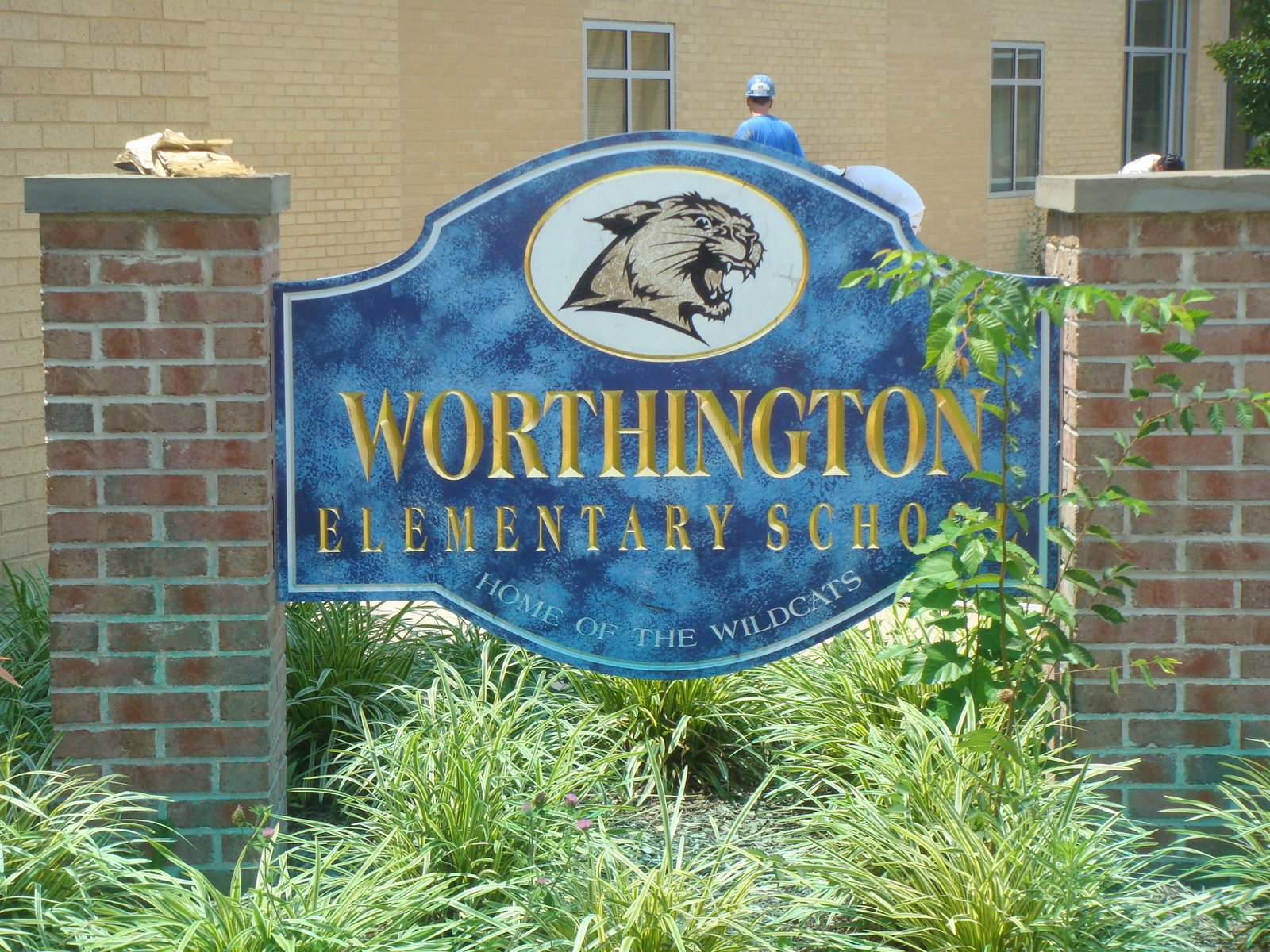 [worthington.JPG]