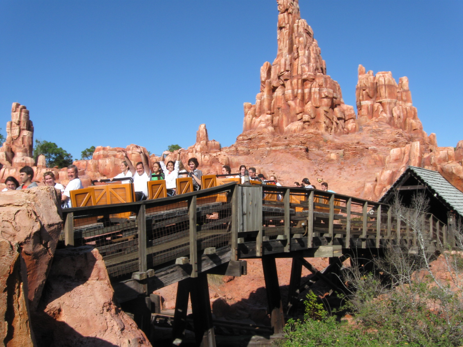 [Magic+Kingdom+01-10+007.JPG]