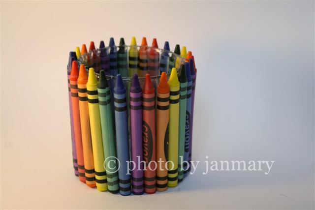 [crayons+pen+holder+present_4w+(Small).jpg]