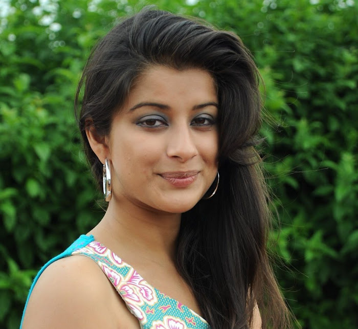 madhurima spicy in blue at aiesec novotel hot photoshoot