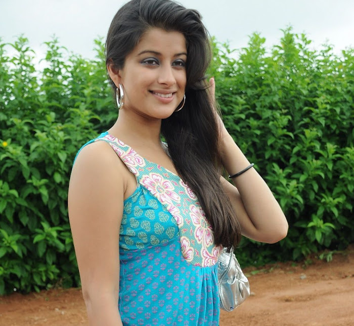 madhurima spicy in blue at aiesec novotel photo gallery