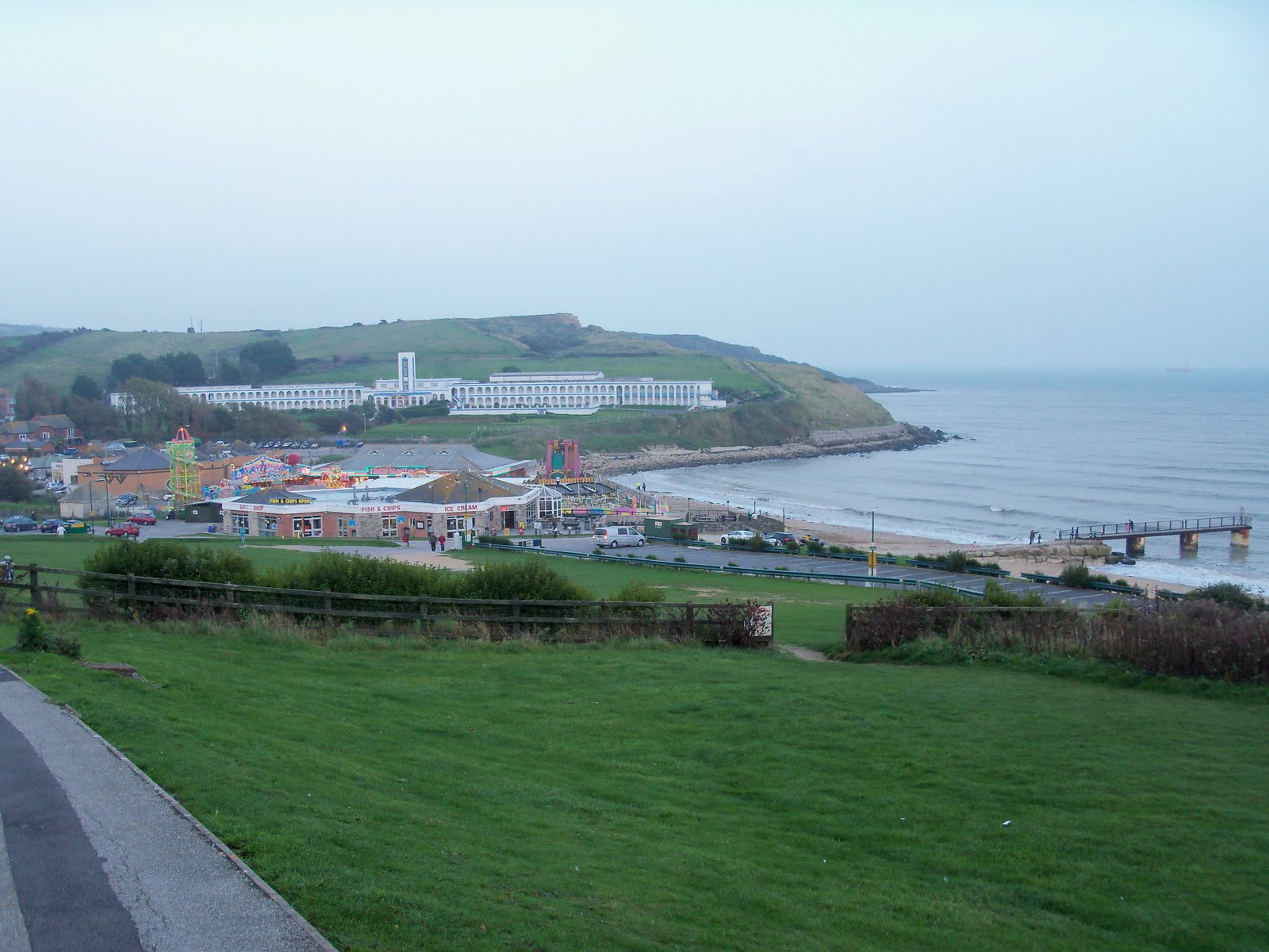 bowleaze cove beach