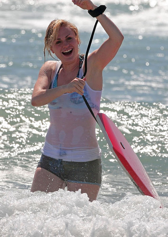 Anna Paquin Bikini Pictures