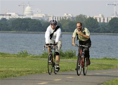 Image of bicyclists in Washington DC