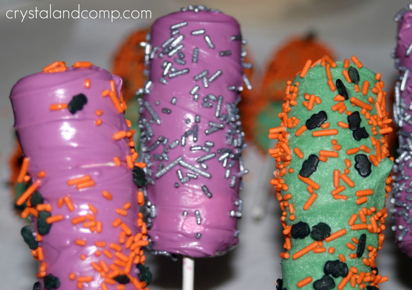 Halloween Marshmallow Lollipops