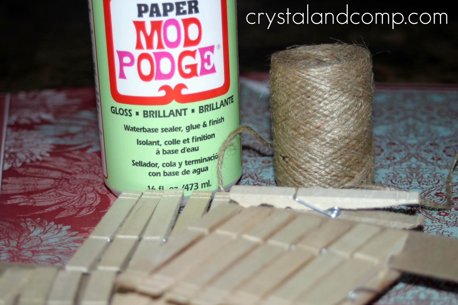 How to Use Clothespins and Twine to Display Art Work and Christmas