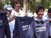 La donazione delle maglie ai ragazzi argentini