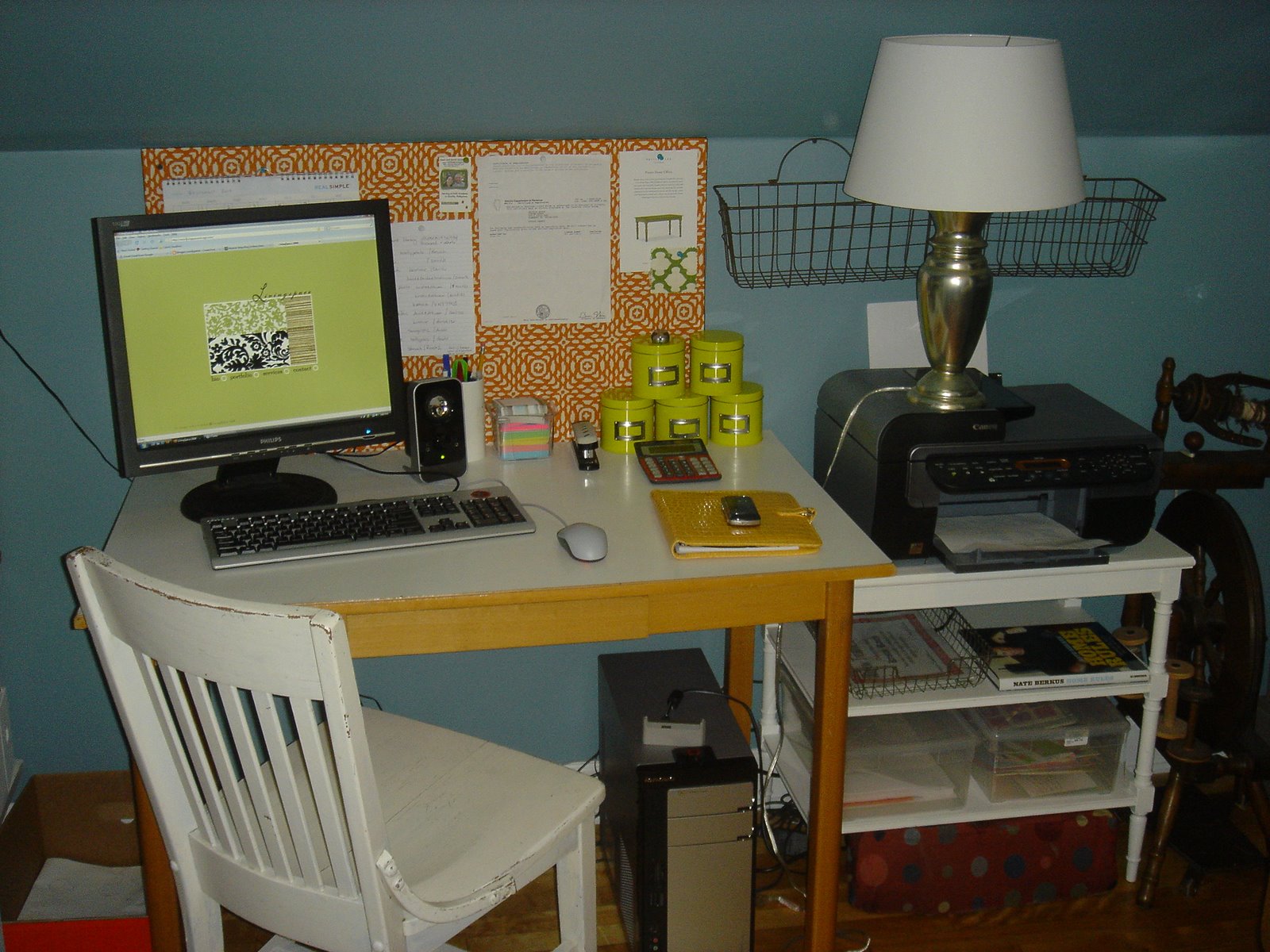 [New+Office+Space+in+Sewing+Room+0908.JPG]