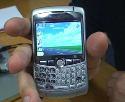 Blackberry Curve on Fanatech  Battle Of The Phones Iphone 3g Vs  Blackberry Curve