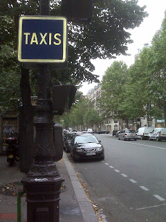Taxi Stand Vide Ave Niel 75017