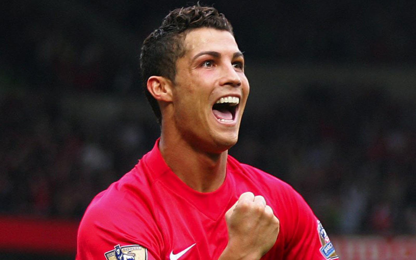 http://3.bp.blogspot.com/_joZLrjVI2To/TU1WWcw-6WI/AAAAAAAAAA8/ASiHAP_7P_k/s1600/Cristiano_Ronaldo.jpg