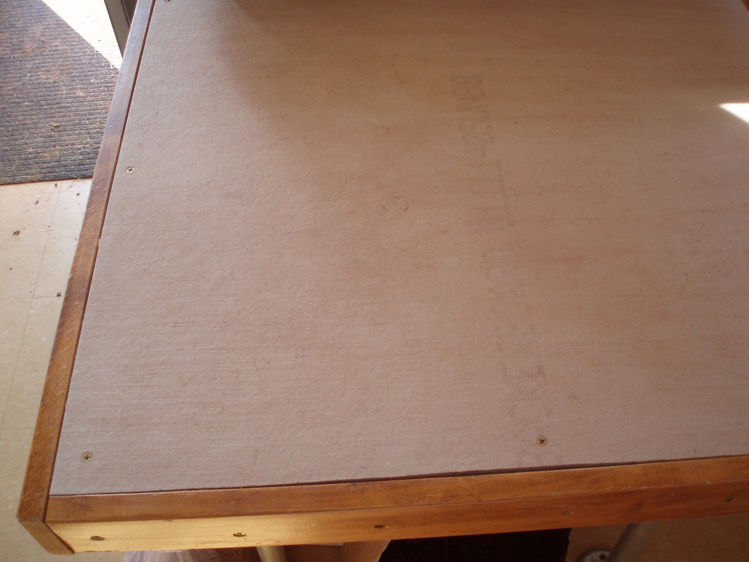 [clean+wedge+table.jpg]