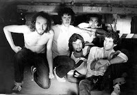 Acidente em 1981 era Paulo Malária, Helio Jenné, Zeca Pereira, Fernando Sá e Guto Rolim: rock independente deflagra Guerra Civil