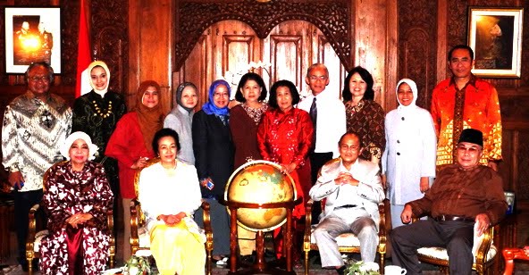 Mantan Presiden Habibie di Rumahnya