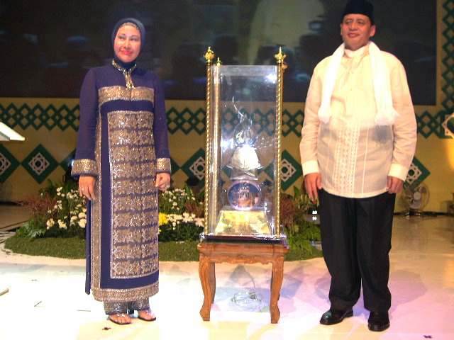 Pertarungan Wahidin Halim dan Ratu Atut Chosiyah Walikota Tangsel 2010